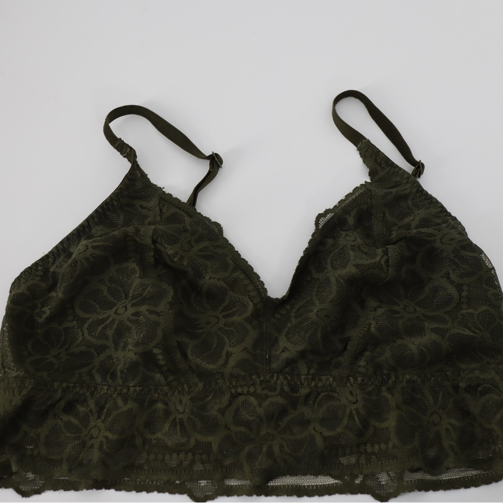 Victoria’s Secret Lace Bralette Size Large
